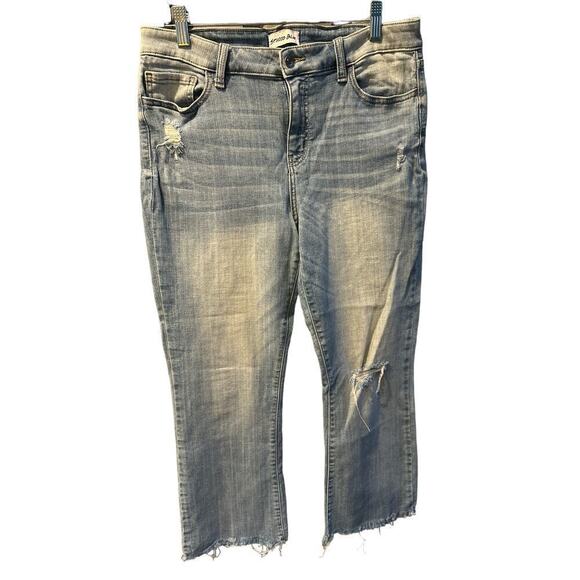 STUDIO BLUE Women's Mid Rise Raw Hem Distressed Crop Denim Jeans Size 31 Blue - Picture 1 of 6